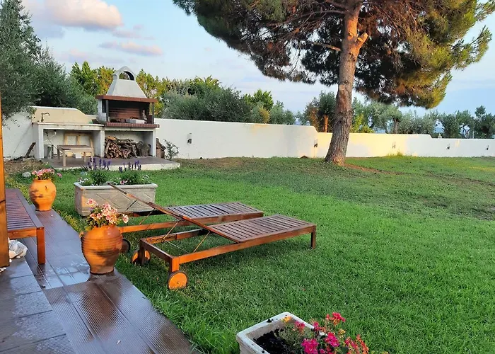 Seafront Joan Villa *